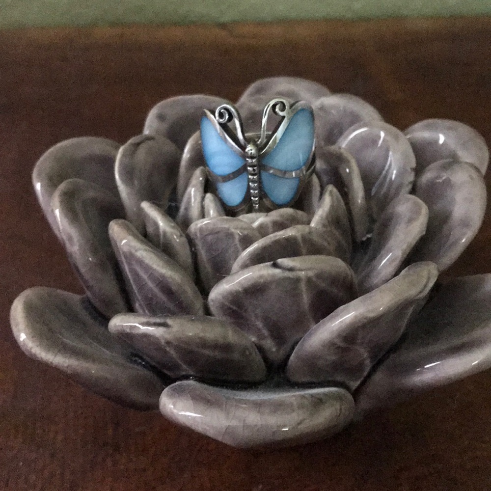Butterfly ring